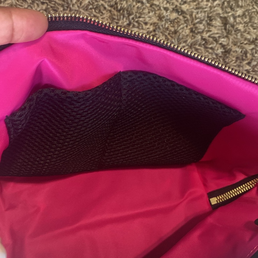 KUSSHI “Everyday” Black Pink Makeup Bag - Picture 8 of 9